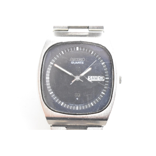 95 - A Seiko, quartz, gents, stainless steel wristwatch, circa 1980s, the dial having baton markers, cent... 