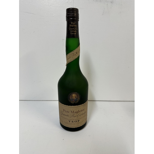 112 - Pere Magloire Grande Fine Calvados, 70cl,  Location: R2
If there is no condition report shown, pleas... 