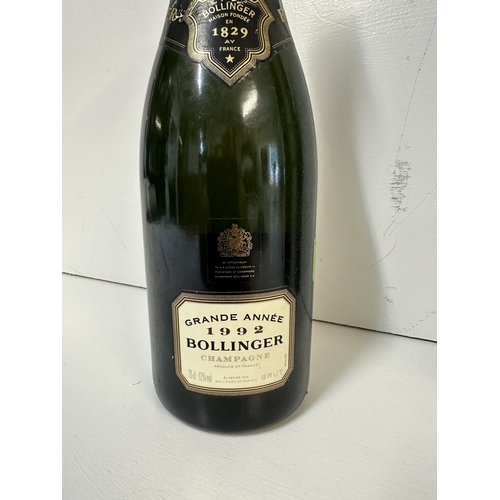 27 - A single bottle of Grande Annee 1992 Bollinger Champagne, 750l,  Location:
If there is no condition ... 