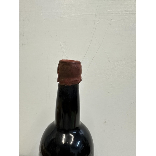 7 - One bottle of James Keith/Vintage port, circa 1930, Location:
If there is no condition report shown,... 