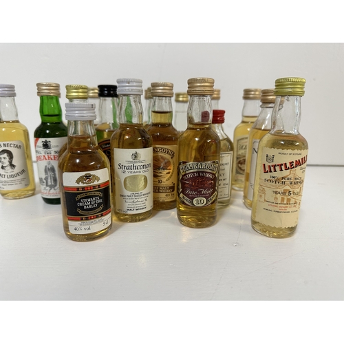 90 - A large collection of miniatures to include mainly Whisky,  Location: R3
If there is no condition re... 