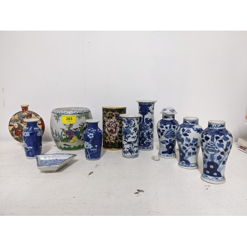 263 - A selection of late 19th and later Chinese ceramics, Japanese Satsuma moon flask, and a Chinese cloi... 