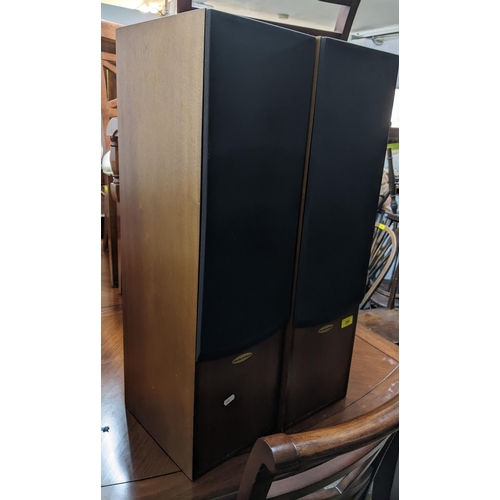 283 - A pair of Mordaunt Short upright speakers A/F Location:G
If there is no condition report shown, plea... 