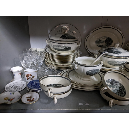 285 - A selection of ceramics and glassware to include a Wedgwood part dinner service decorated with Class... 