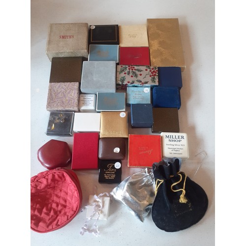 54 - A quantity of vintage costume jewellery to include 2 coral necklaces, shirt studs, mid 20th Century ... 