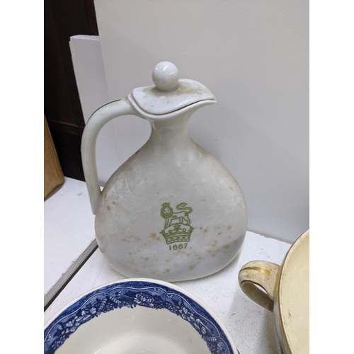 435 - Mixed ceramics to include a Wedgwood Colonnade part dinner set, a Haviland Limoges ceramic decanter,... 