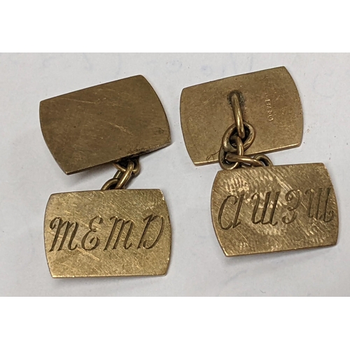 383 - A pair of gold cufflinks engraved with initials, 9.6g Location:CAB2
If there is no condition report ... 