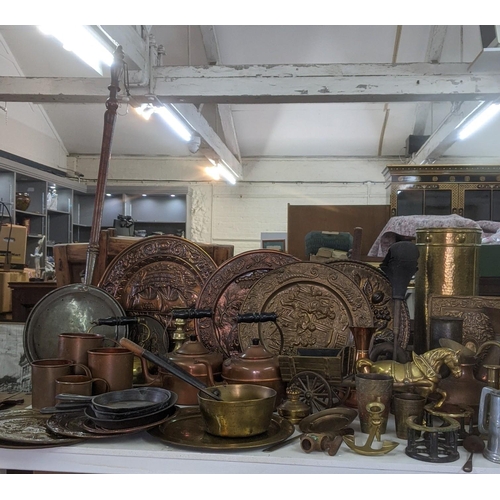 539 - A mixed lot of metalware to include a brass model of a horse and carriage A/F, brass and copper kett... 