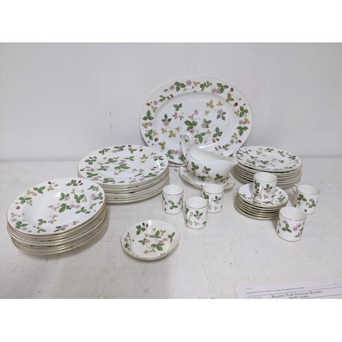 397 - A Wedgwood Wild Strawberry pattern part dinner and coffee service, approx. 40 pieces Location:G
If t... 