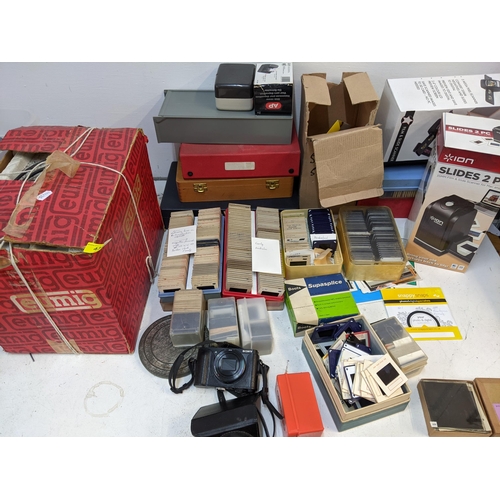 438 - Photographic equipment to include a Sony Cybershot Exmor, slides and related items Location:G
If the... 