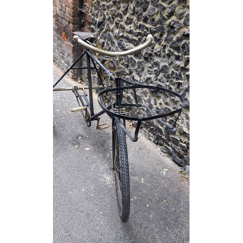 198 - An early Singers gents tricycle, circa 1806/1900, having an Abingdon rear hub and 1 inch block chain... 