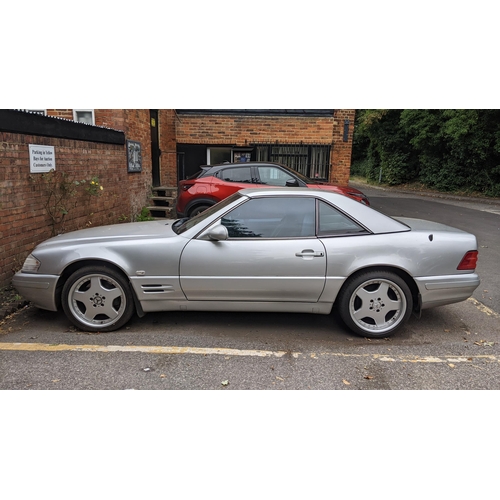 199 - A Mercedes Benz SL280, automatic, convertible, 2.8 litre, 5 former keepers, Mot expiry date 26.01.20... 