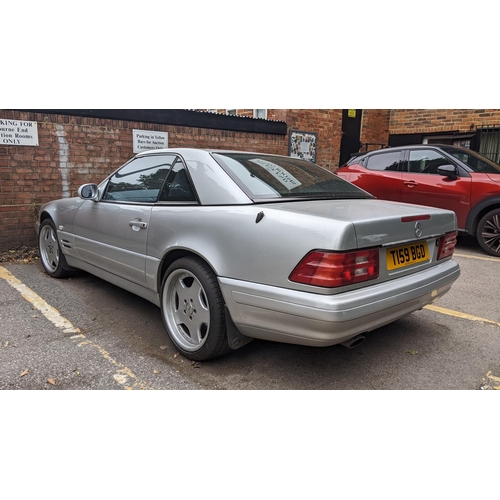 199 - A Mercedes Benz SL280, automatic, convertible, 2.8 litre, 5 former keepers, Mot expiry date 26.01.20... 