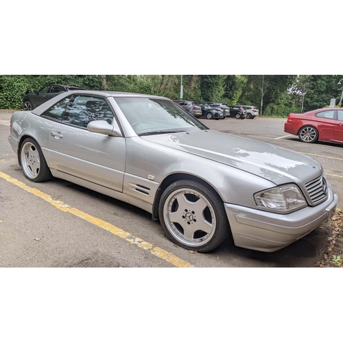 199 - A Mercedes Benz SL280, automatic, convertible, 2.8 litre, 5 former keepers, Mot expiry date 26.01.20... 