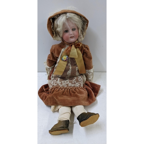 38 - A Heubach Koppelsdorf 250 antique doll with size 5 head
Location:1.2
If there is no condition report... 