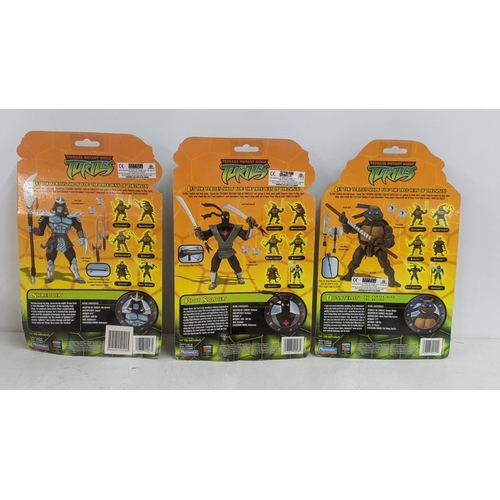 62 - Teenage Mutant Ninja Turtles figure to include;  Shredder No 1540247, Foot soldier - No 154028 and D... 