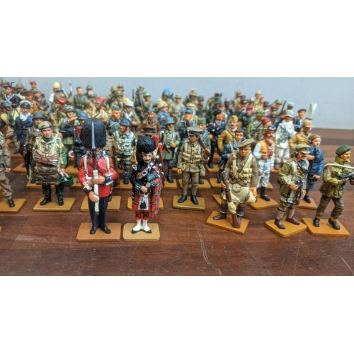 82 - Approximately one hundred del Prado collection figures to include soldiers from USA, Japan, France, ... 