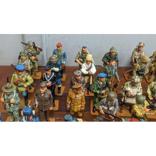 82 - Approximately one hundred del Prado collection figures to include soldiers from USA, Japan, France, ... 