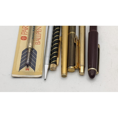 10 - Mixed pens to include a gold coloured Papermate propelling pencil, a gold coloured Parker fountain p... 