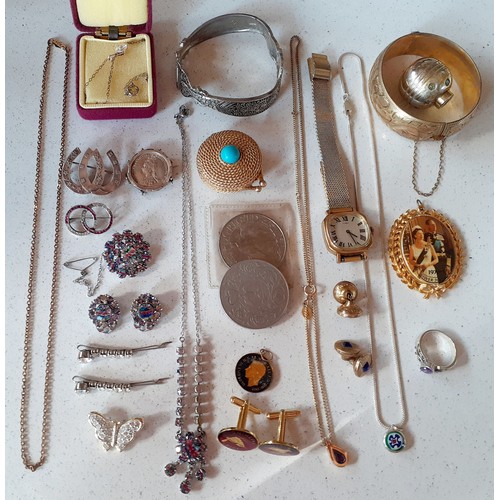 70 - A selection of vintage costume jewellery to include 2 Victorian white metal brooches, an engraved go... 