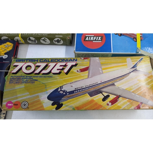 102 - Boxed toys and games to include an Airfix Betta Bilda building set No 4, a Marx Toys British Caledon... 