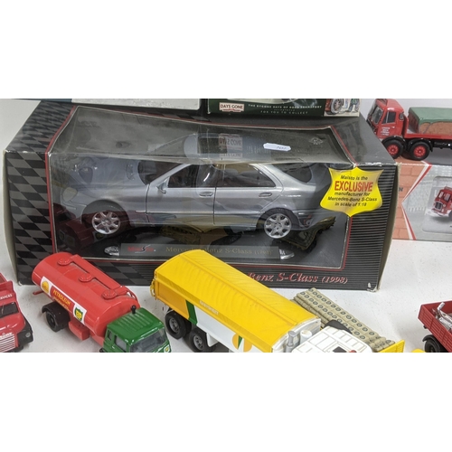 65 - A selection of model diecast vehicles to include Corgi classics Maisto Mercedes Benz S- class, Corgi... 