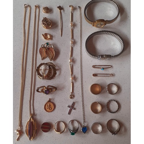 96 - A quantity of costume jewellery to include gold tone Amerik items, 8 rings to include a Thai silver ... 