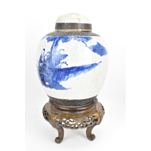 39 - A Chinese Qing dynasty blue and white Nanking ginger jar and lid, late 19th century, decorated in bl... 