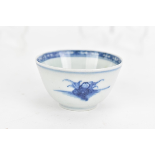 42 - Chinese Qing dynasty porcelain to include an 18th century Qianlong blue and white plate decorated wi... 