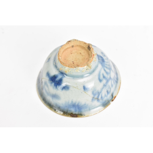 6 - Mixed Chinese blue and white porcelain to include a Ming dynasty stem cup, a bowl and a footed cup, ... 