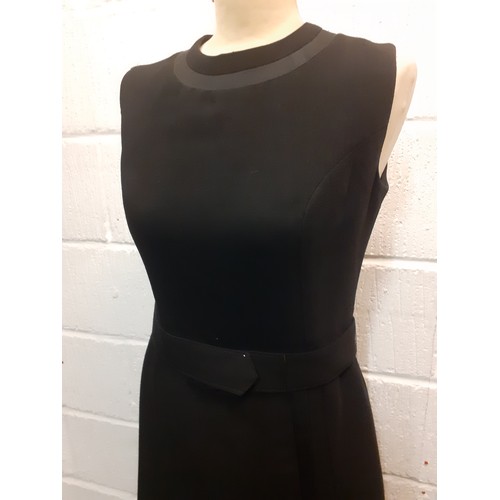 26 - Hero Modell-A late 1960's Creation a la Mode de Paris black short sleeved pure new wool shift dress ... 