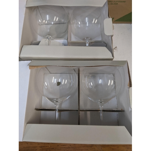 17 - Glasses to include Villeroy & Boch Michelangelo and others boxed Location:G
If there is no condition... 