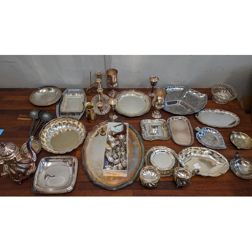 185 - A collection of silver plate to include trays, dishes, goblets, souvenir spoons and other items
Loca... 