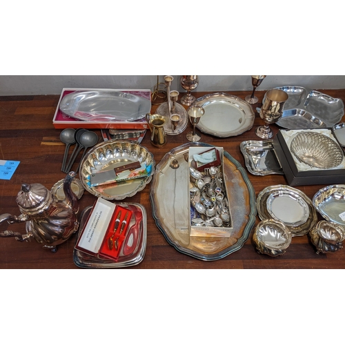 185 - A collection of silver plate to include trays, dishes, goblets, souvenir spoons and other items
Loca... 