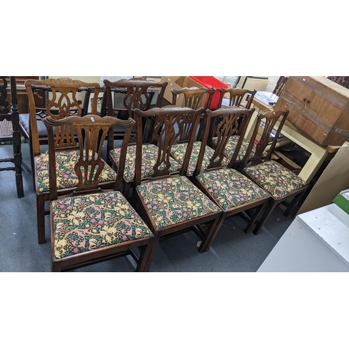 207 - A matched set of George III mahogany Chippendale style pierced splat back dining chairs
Location: RA... 