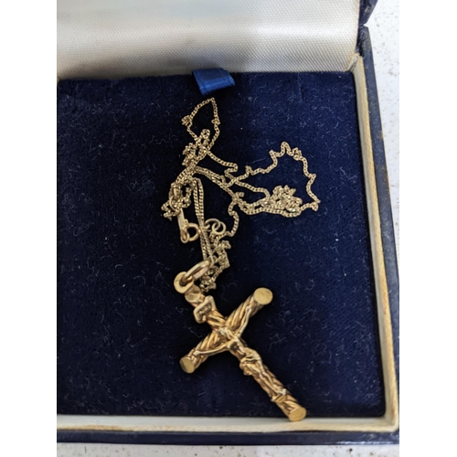 258 - A 9ct yellow gold pendant cross on 9ct gold chain, total weight 2.7g
Location: CAB 3
If there is no ... 