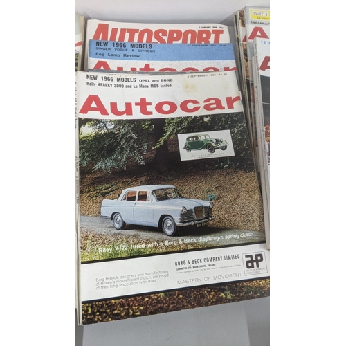 271 - A collection of 1960's autocar magazines together with computer related magazines
Location: 9-6
If t... 