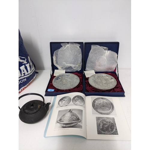 53 - Two boxed British Museum replicas of the Mildenhall platter, with an accompanying handbook, and a 20... 