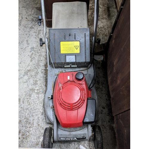 74 - A Honda HRB 423 petrol lawnmower Location: G
If there is no condition report shown, please request