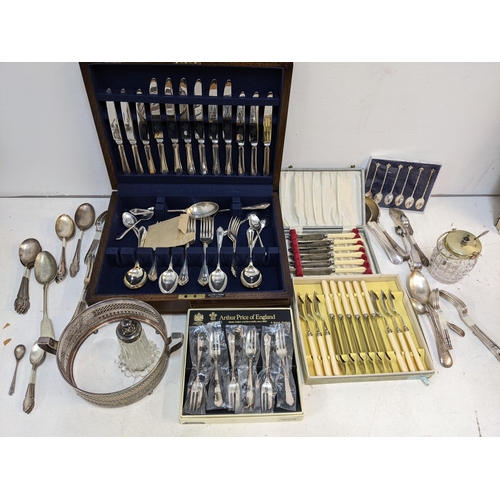 170 - Silver plate to include a Mappin & Webb canteen, fish knives and forks, a preserve jar, various flat... 