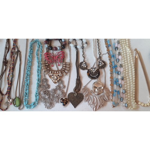 127 - A large quantity of modern and vintage fashion jewellery comprising unused High Street jewellery, mi... 