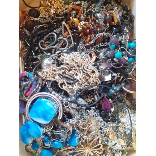 127 - A large quantity of modern and vintage fashion jewellery comprising unused High Street jewellery, mi... 