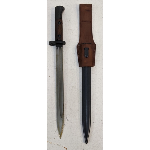 456 - A Czech Republic bayonet with leather pouch Location: LAF
If there is no condition report shown, ple... 