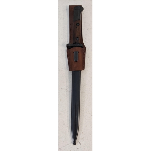 456 - A Czech Republic bayonet with leather pouch Location: LAF
If there is no condition report shown, ple... 