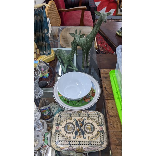 449 - A mixed lot to include an Austrian majolica plate, scent bottles, Chinese table top screen, an Art D... 