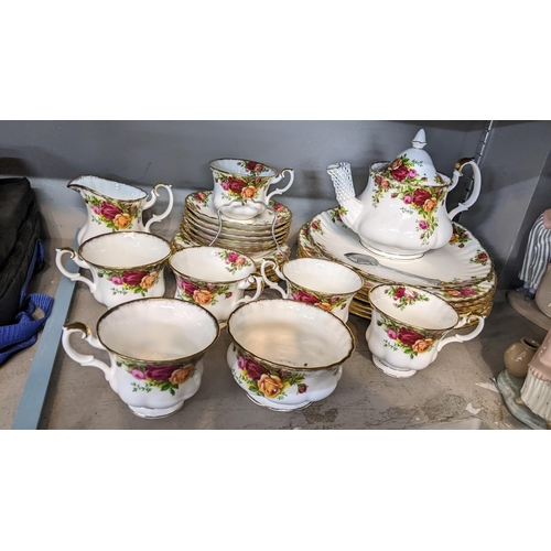 481 - A Royal Albert Old Country Roses pattern, six setting tea service 
Location:10.4
If there is no cond... 