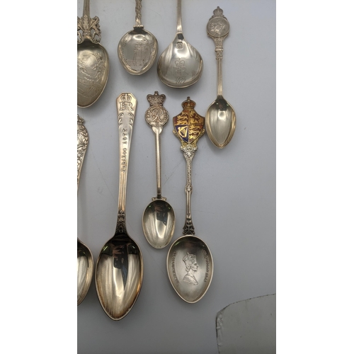 141 - A quantity of silver tea/collectors spoons, total weight 327.2g
Location: A3M
If there is no conditi... 