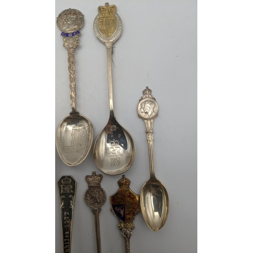 141 - A quantity of silver tea/collectors spoons, total weight 327.2g
Location: A3M
If there is no conditi... 