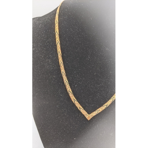 169 - A 9ct gold tri coloured necklace 7.2g
Location: CAB 1
If there is no condition report shown, please ... 