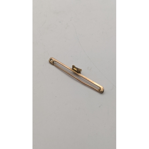 48 - A 9ct gold stick pin fashioned with a fox head, 3g
Location: CAB 1
If there is no condition report s... 